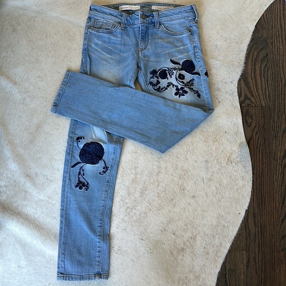 Pilcro Hyphen embroidered jeans - Picture 10 of 16